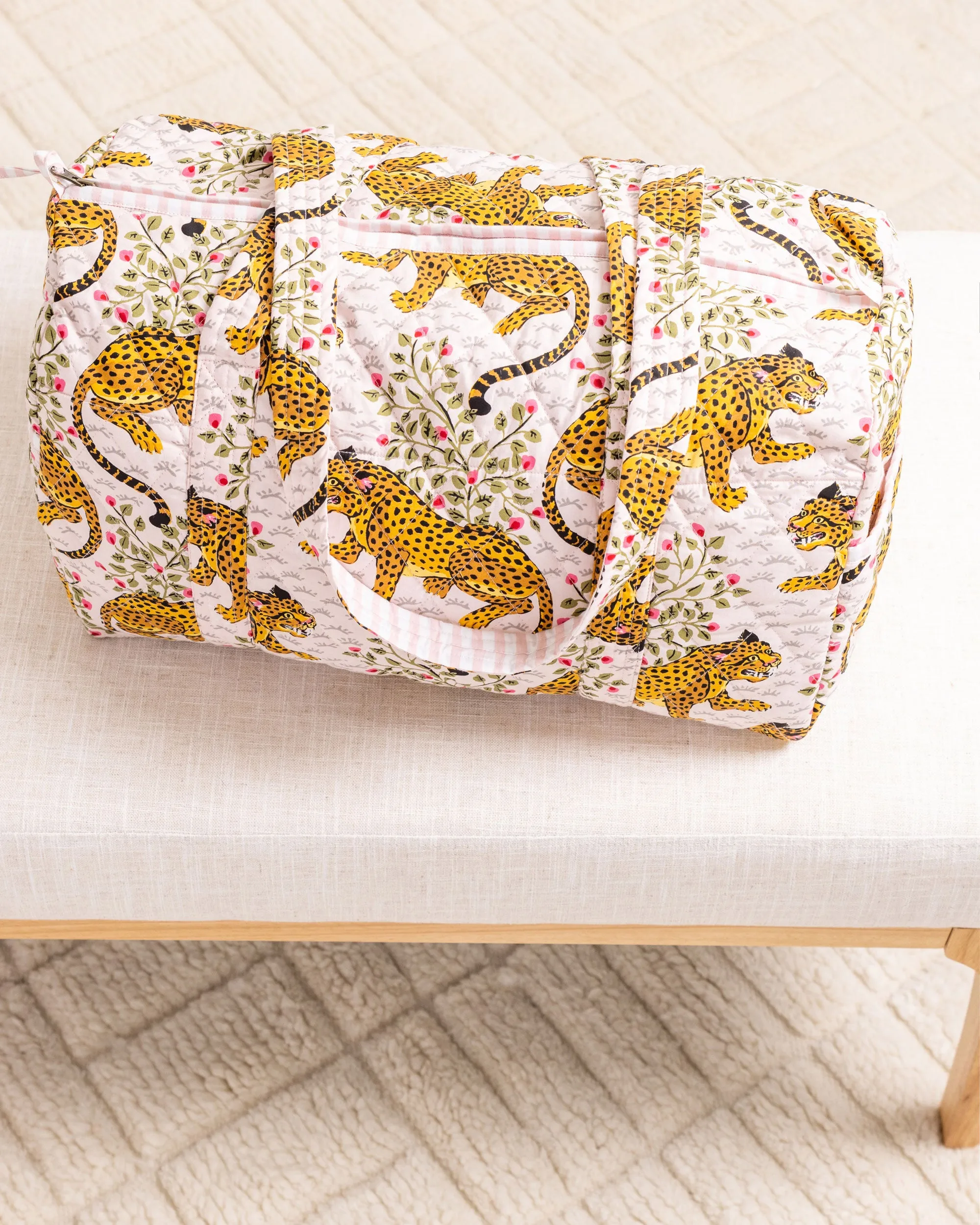 Bagheera - Quilted Duffle Bag - Blush