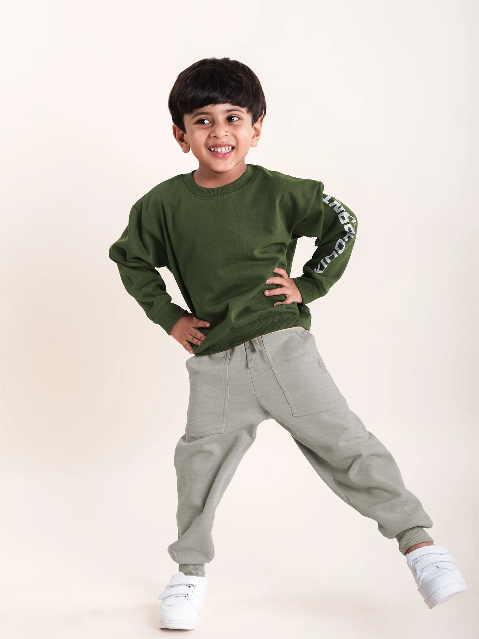 Boys Fleece Kiddopanti Printed Round Neck Sweatshirt