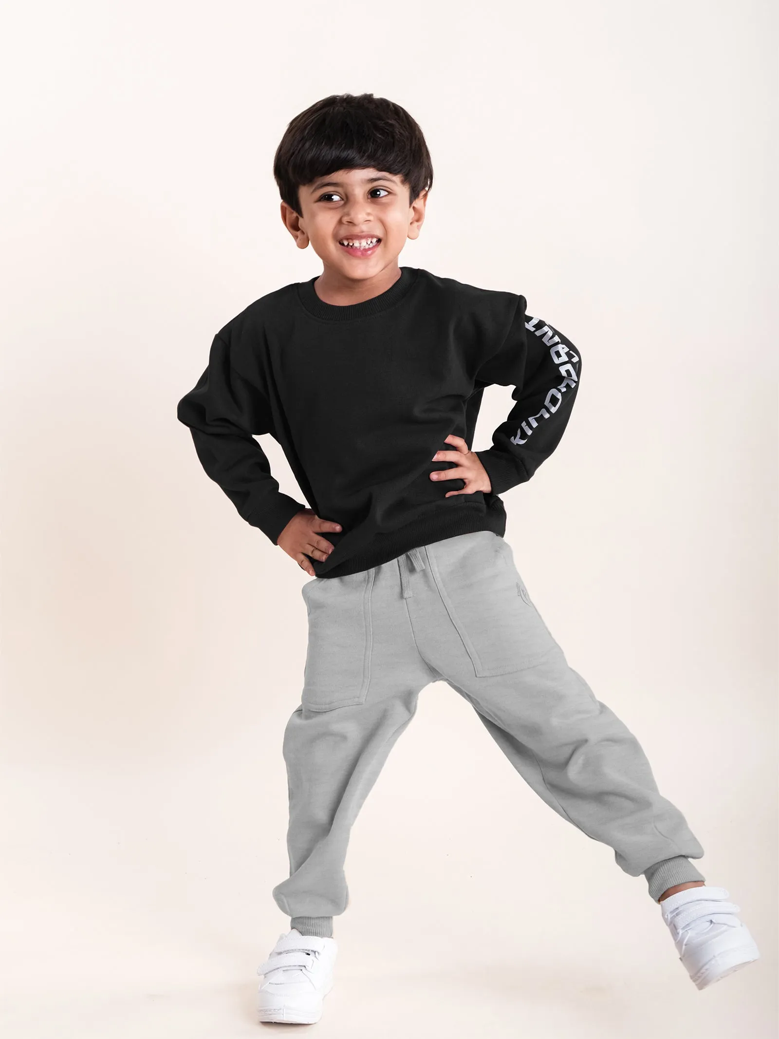 Boys Fleece Kiddopanti Printed Round Neck Sweatshirt