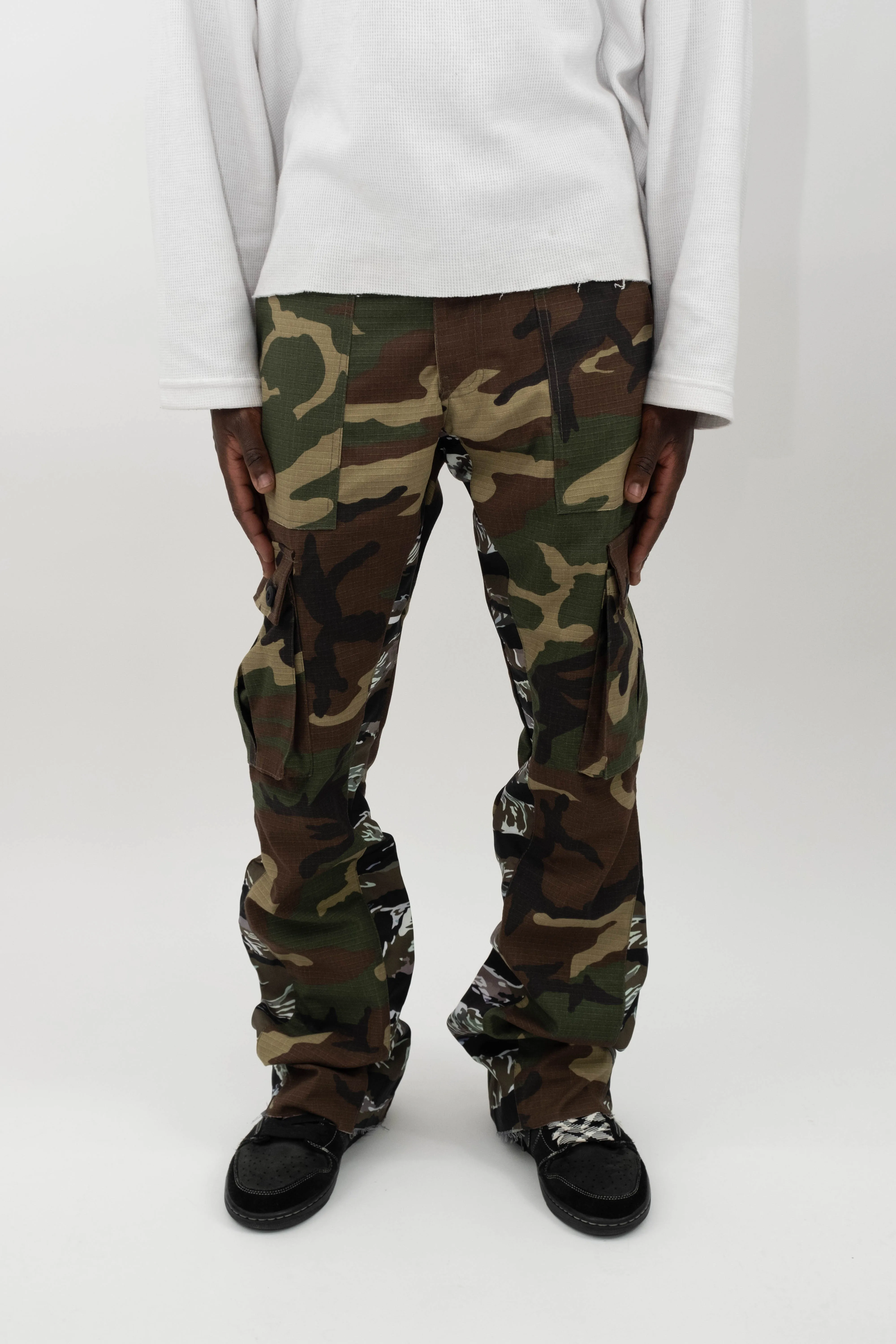 CARGO FLARE TROUSERS - CAMO