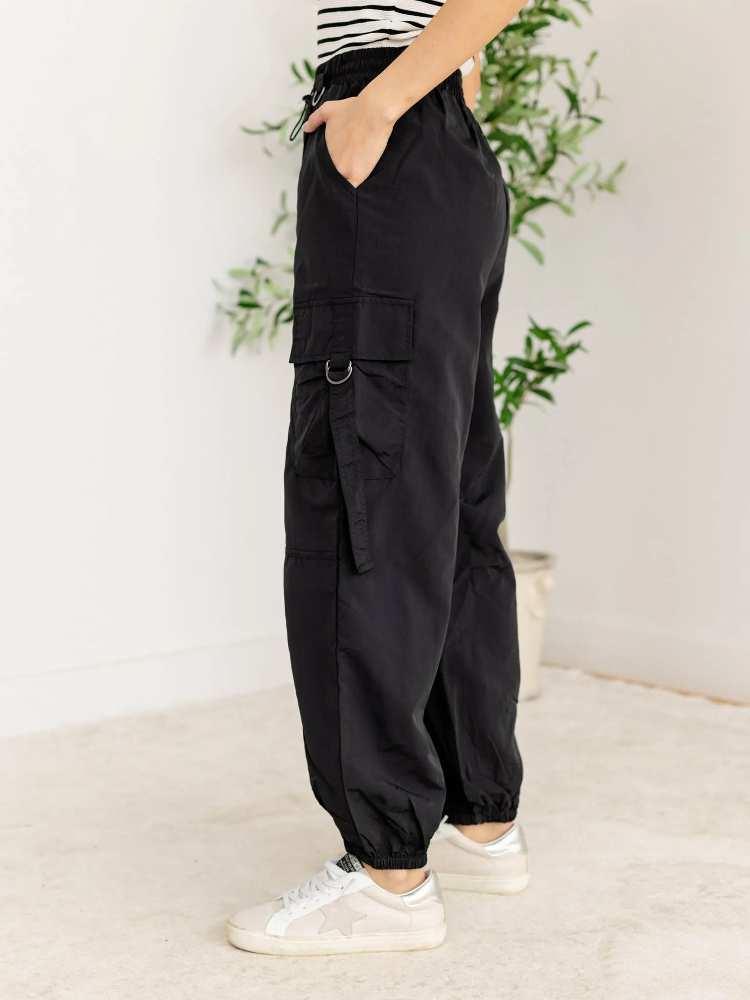 Elastic Waist Solid Cargo Pants