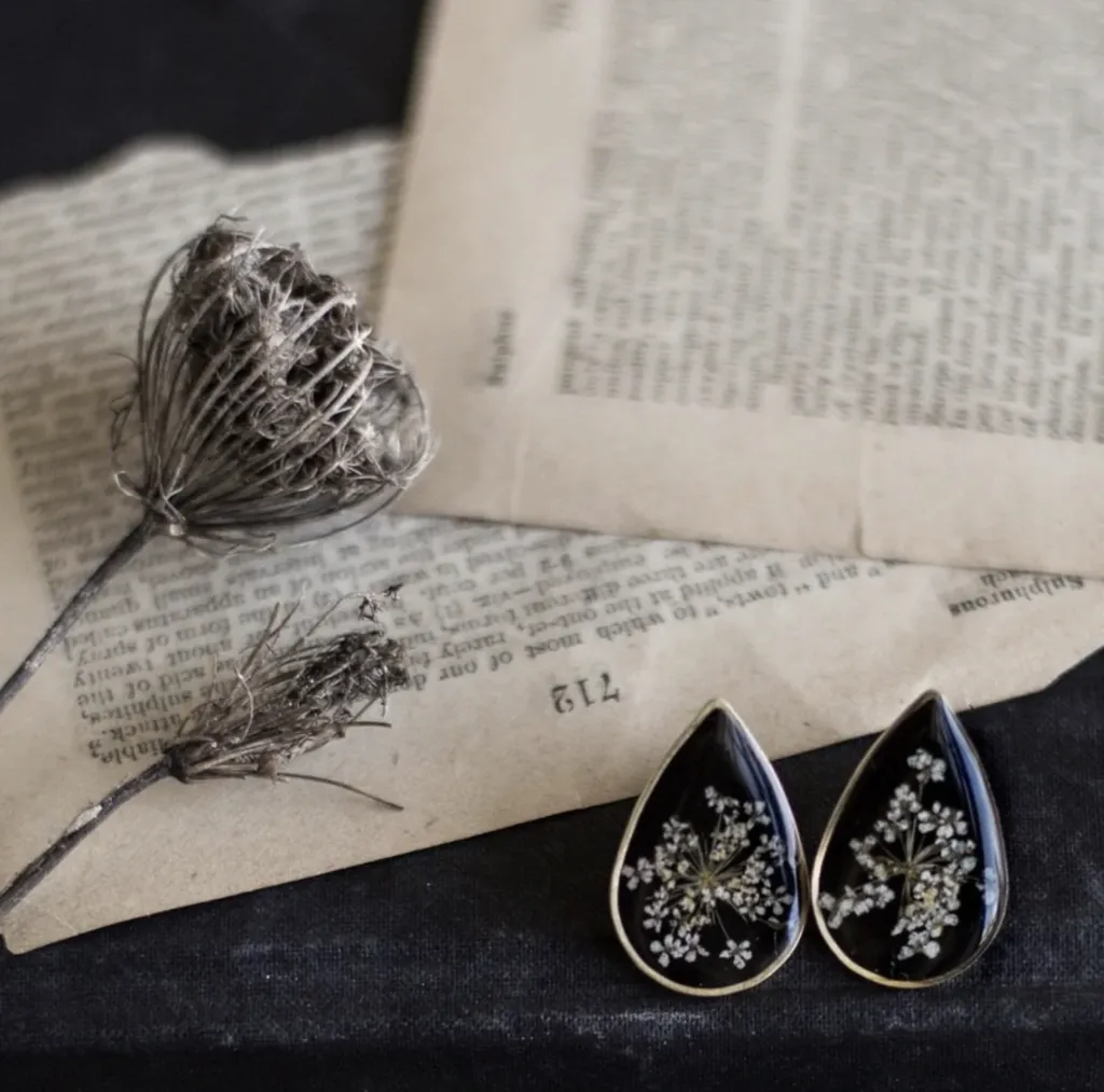 Large Teardrop Studs - Queen Anne's Lace