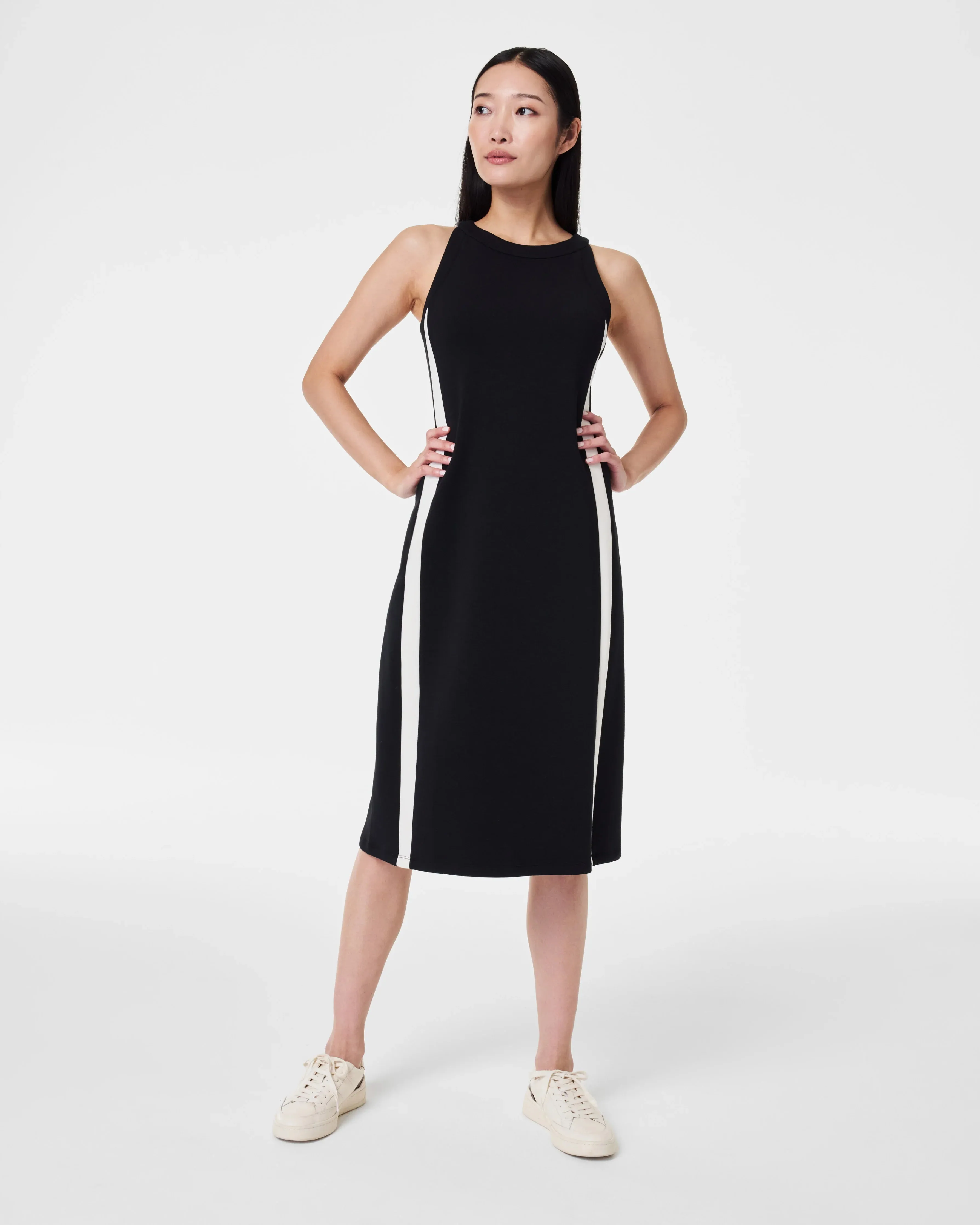SPANX - AIRESSENTIALS SIDE STRIPE MIDI DRESS