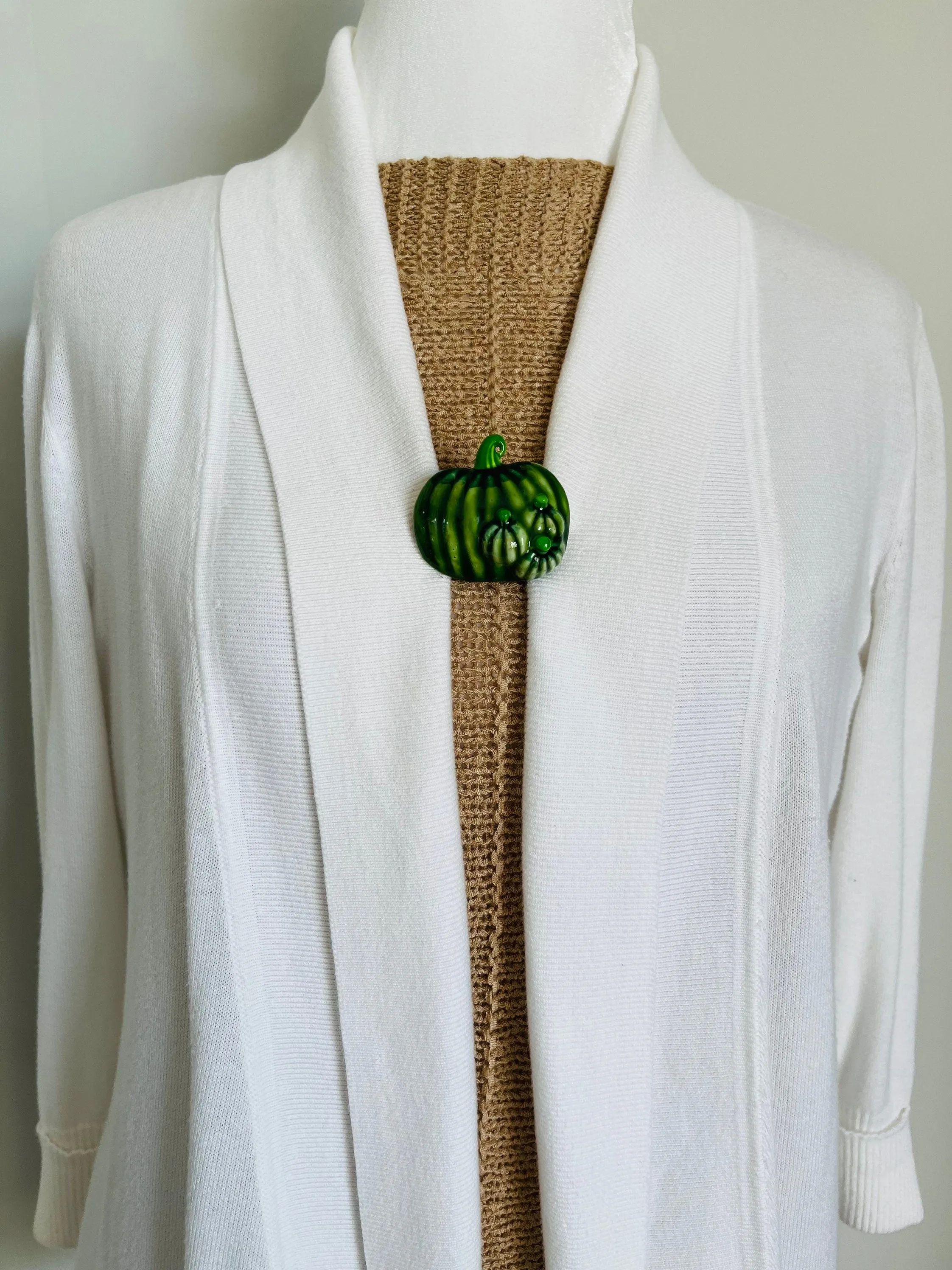 Sweater Clips Halloween Cardigan Clasp for Sweater Clip for Sweater Guard Pumpkin Halloween Accessories Gift for Her Cosplay Accessory