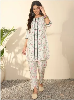 Women Floral Printed Regular Gotta Patti Kurta with Trousers
