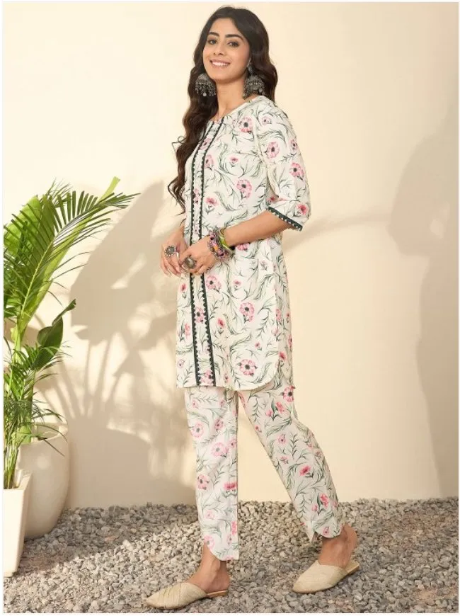 Women Floral Printed Regular Gotta Patti Kurta with Trousers